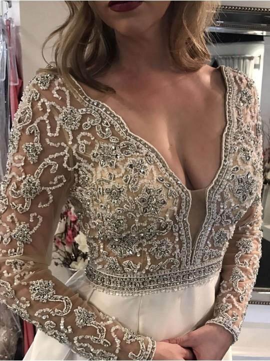 Vestidos de novia de corte A, escote en V, corpiño transparente, mangas largas con cuentas WD454