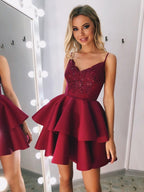 Vestidos cortos de satén con encaje y escote en V, corte línea A, para baile de graduación o fiesta formal.