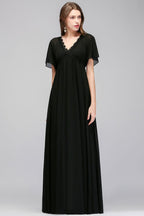 Robe de demoiselle d'honneur longue en mousseline noire, coupe trapèze, col en V, manches courtes, col en V.