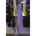 Vestido de fiesta con escote en V, tirantes finos, lentejuelas plateadas brillantes y abertura 