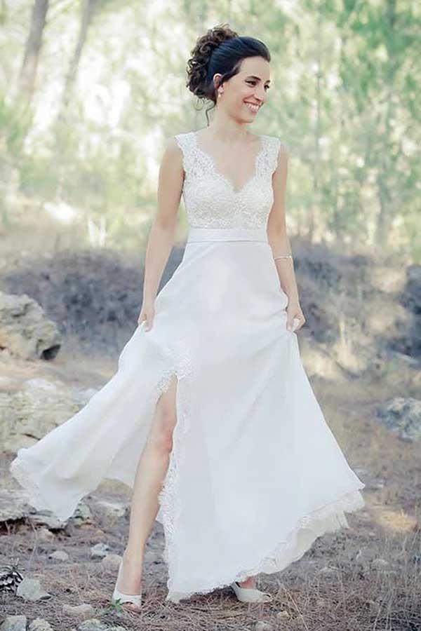 Vestido de novia playero de gasa con encaje, corte en A, escote en V y cola de barrido WD262