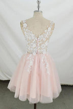Vestido corto de fiesta rosa y blanco de tul con escote en V y corte en A