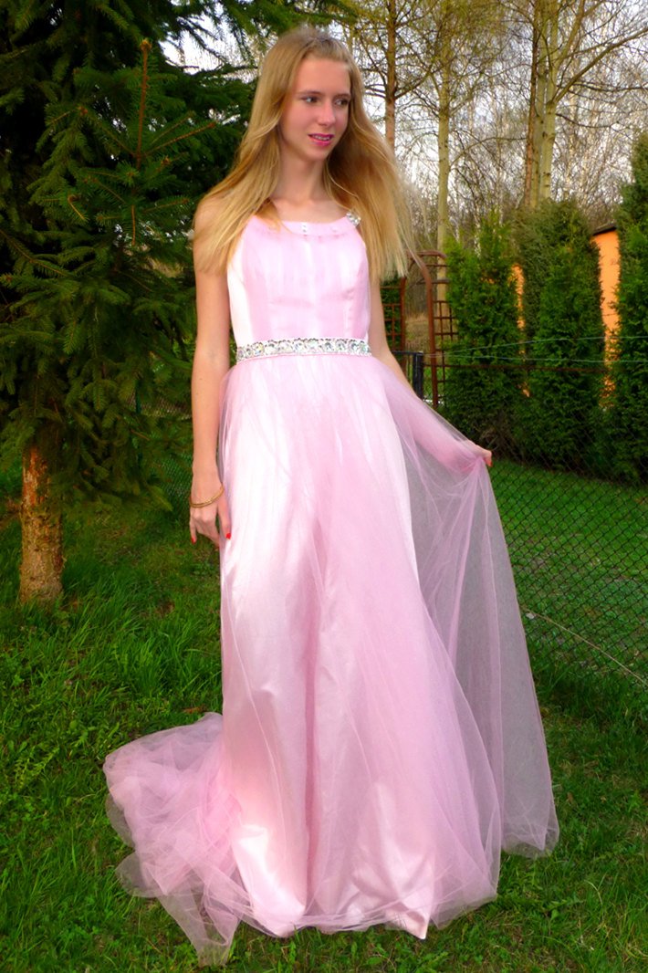 Vestido de graduación largo hasta el suelo, corte en A, tirantes anchos, tul trenzado con pedrería