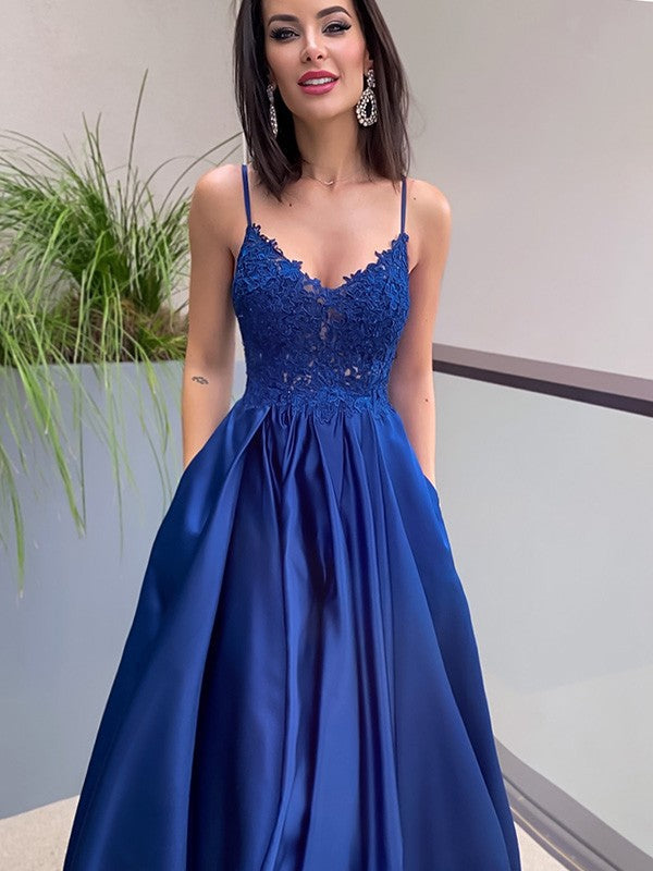 Vestidos de graduación de satén sin mangas, de corte línea A/elegantes, con tirantes finos y apliques, hasta el suelo.