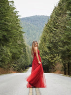 Vestidos de graduación de corte A/elegantes con apliques de tul, sin mangas, escote en V y largo hasta el suelo