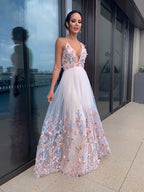 Vestidos de graduación de corte A/elegantes con apliques de tul, escote en V, sin mangas y hasta el suelo