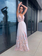 Vestidos de graduación de corte A/elegantes con apliques de tul, escote en V, sin mangas y hasta el suelo