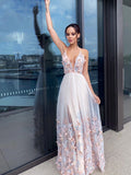 Vestidos de graduación de corte A/elegantes con apliques de tul, escote en V, sin mangas y hasta el suelo