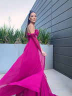 Vestidos de graduación elegantes de corte A, de gasa, hasta el suelo, con mangas largas, volantes y hombros descubiertos.