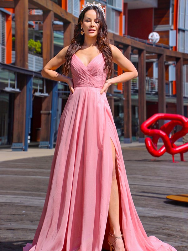 Vestidos de graduación sin mangas de gasa con tirantes finos fruncidos y corte en A/elegante