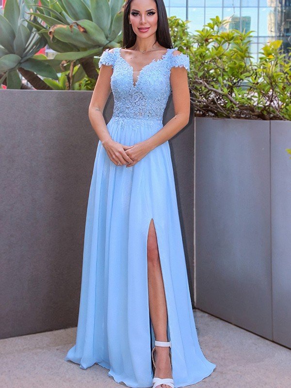 Vestidos de graduación elegantes de corte A, largos hasta el suelo, sin mangas, con hombros descubiertos y apliques de gasa.