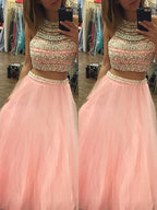 Vestidos de graduación de dos piezas con corte en A, elegantes, sin mangas, de tul, con cuentas y largo hasta el suelo.