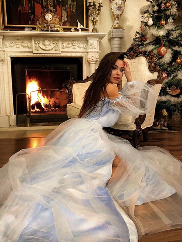 Vestidos de graduación de tul hasta el suelo, corte en A, elegantes, con hombros descubiertos, mangas largas con cuentas y corte sirena.