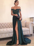 Vestidos de graduación de corte A/elegantes sin mangas con hombros descubiertos, encaje y satén tipo seda