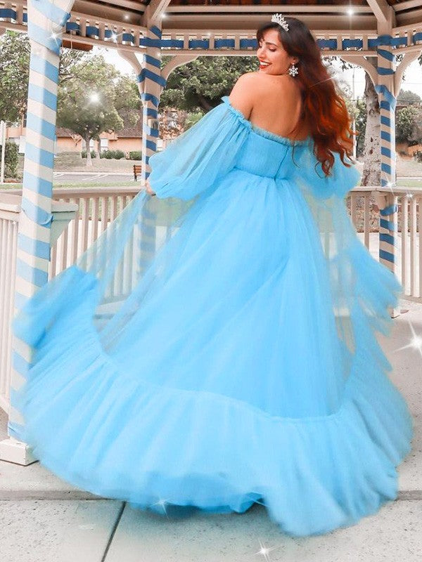 Vestidos de graduación elegantes de corte A con hombros descubiertos, mangas largas con apliques de tul y largo hasta el suelo