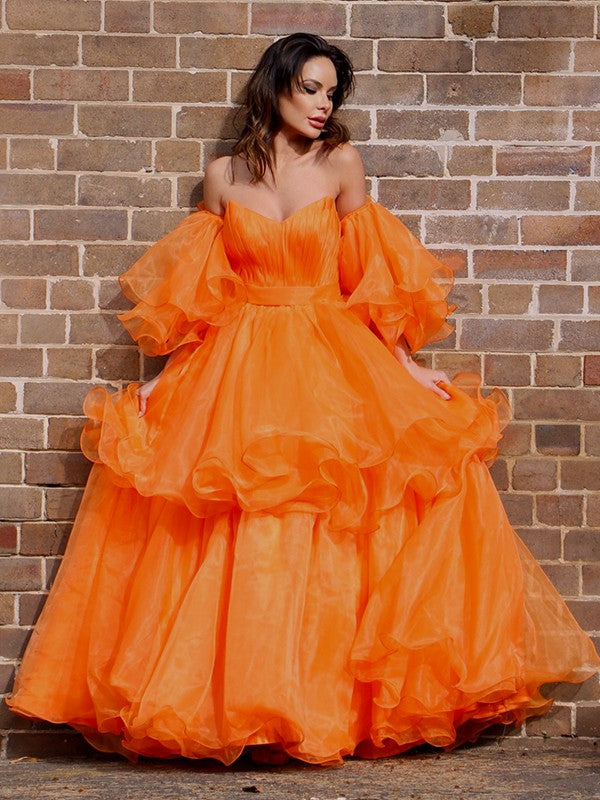 Vestidos de graduación de corte A/elegantes de organza con hombros descubiertos, capas, mangas largas y largo hasta el suelo