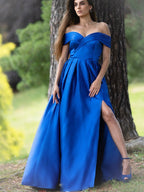 Vestidos de graduación largos hasta el suelo, sin mangas, con hombros descubiertos, corte en A y elegantes volantes de satén.