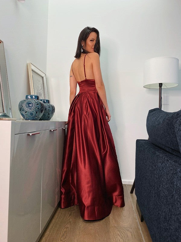 Vestidos de fiesta de satén sin mangas con escote en V, corte en A y elegantes volantes