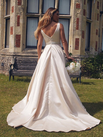 Vestidos de graduación sin mangas con escote en V, corte en A/elegantes, de satén con cuentas.