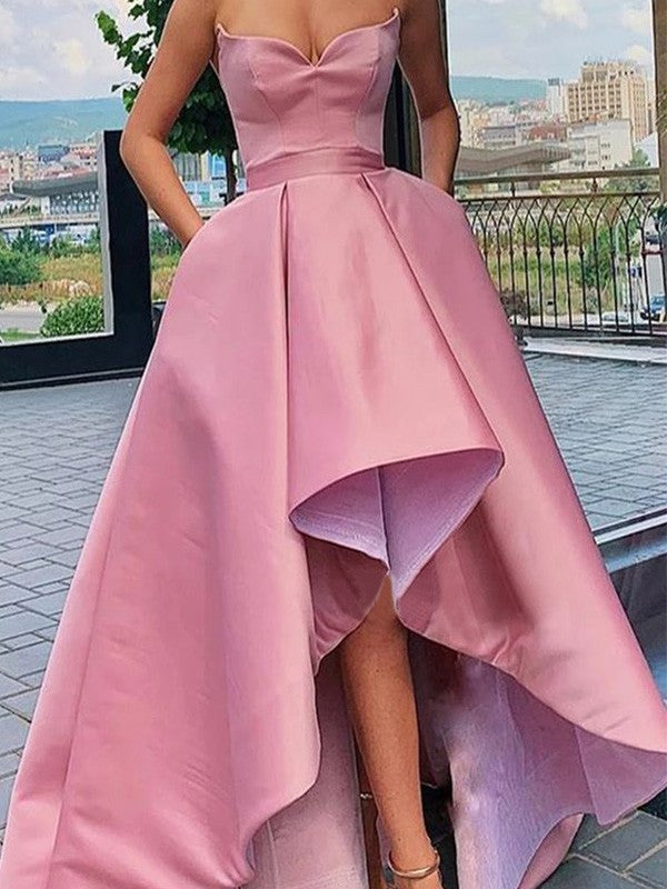 Vestidos de fiesta asimétricos sin mangas con escote corazón y volantes de satén elegantes/de corte en A