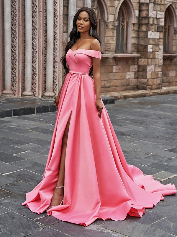 Vestidos de graduación de corte A/elegantes de satén sin mangas con volantes, hombros descubiertos y cola corta