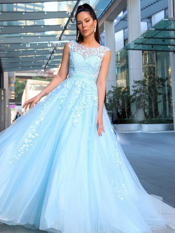Vestidos de graduación de corte A/elegante sin mangas con apliques de tul