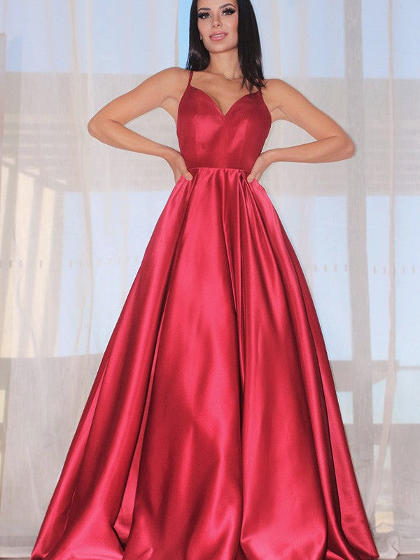 Vestidos de graduación elegantes de corte A, sin mangas, con volantes, escote en V y largo hasta el suelo, de satén.