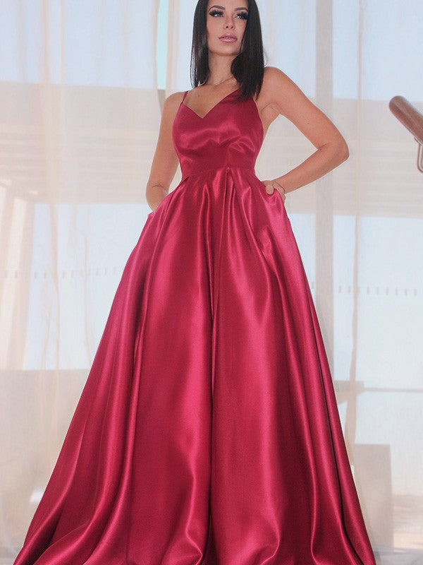 Vestidos de graduación elegantes de corte A, sin mangas, con volantes, escote en V y largo hasta el suelo, de satén.