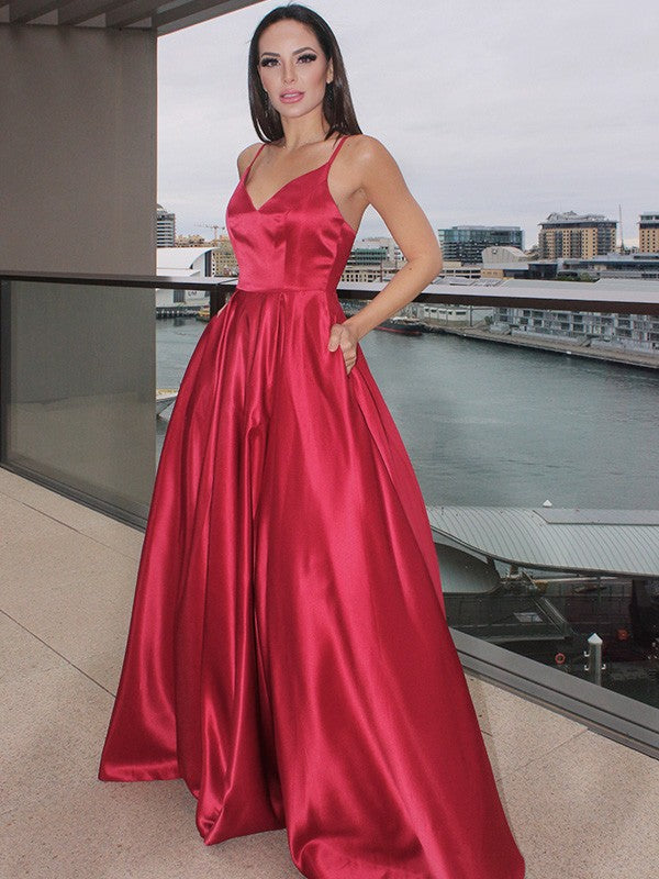 Vestidos de graduación elegantes de corte A, sin mangas, con volantes, escote en V y largo hasta el suelo, de satén.
