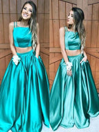 Vestidos de graduación de dos piezas de satén, corte línea A, elegantes, sin mangas, largos hasta el suelo, con volantes y corte cuadrado.