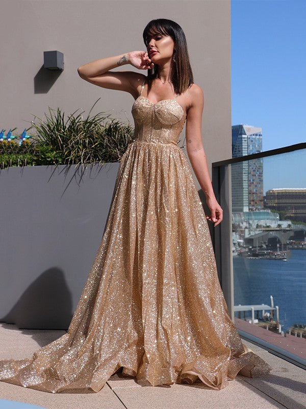 Vestidos de graduación de corte A/elegantes con tirantes finos, lentejuelas, sin mangas y volantes