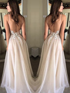 Vestidos de graduación de gasa con apliques, sin mangas, con tirantes finos y corte en A/elegantes.