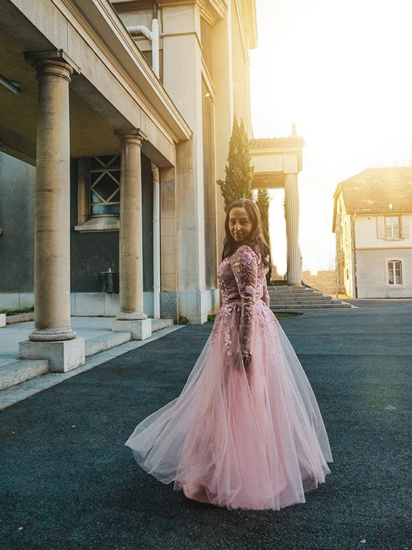 Vestidos de graduación de corte A/elegantes con apliques de tul, mangas largas, escote en V y largo hasta el suelo