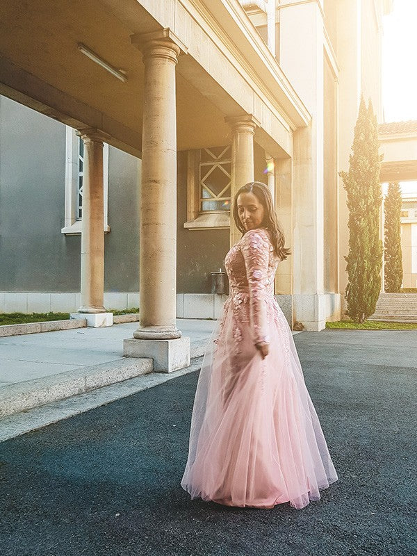 Vestidos de graduación de corte A/elegantes con apliques de tul, mangas largas, escote en V y largo hasta el suelo