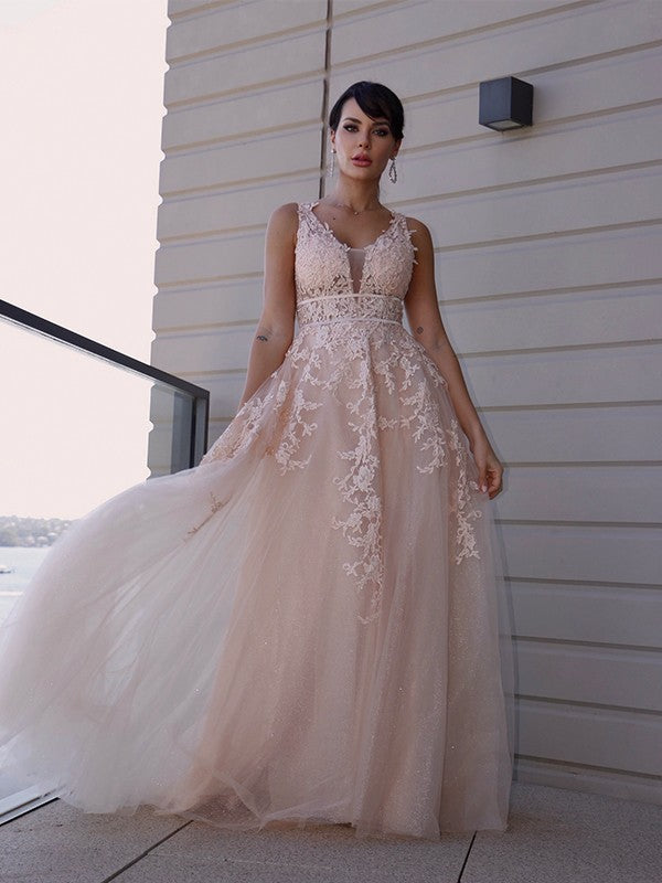 Vestidos de graduación sin mangas con escote redondo y apliques de tul elegantes de corte en A
