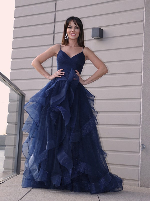 Vestidos de graduación de corte A/elegantes capas de tul con escote en V, sin mangas y hasta el suelo