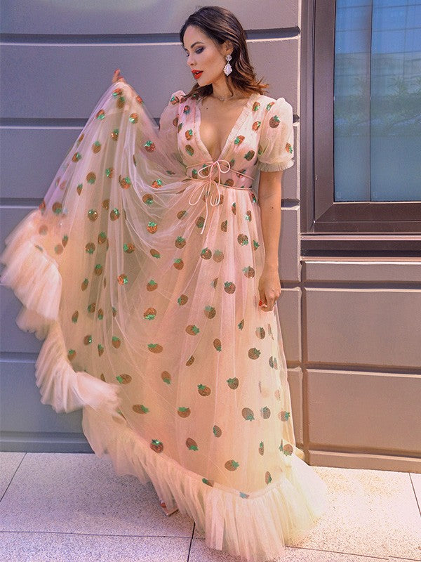 Vestidos de graduación largos hasta el suelo, corte en A, elegantes, con volantes de tul y escote en V.