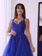 Vestidos de graduación elegantes de tul con escote en V y apliques sin mangas