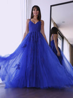 Vestidos de graduación elegantes de tul con escote en V y apliques sin mangas