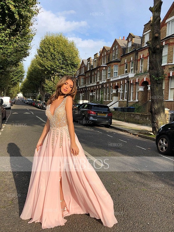Vestidos de fiesta de tul con cuentas, sin mangas, corte en A/elegante escote en V