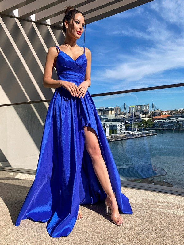 Vestidos de fiesta asimétricos sin mangas, corte en A/elegante, con escote en V, volantes y tafetán.