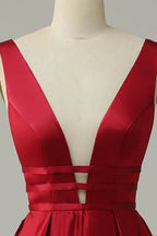 Vestido largo rojo de fiesta con escote en V profundo y espalda descubierta