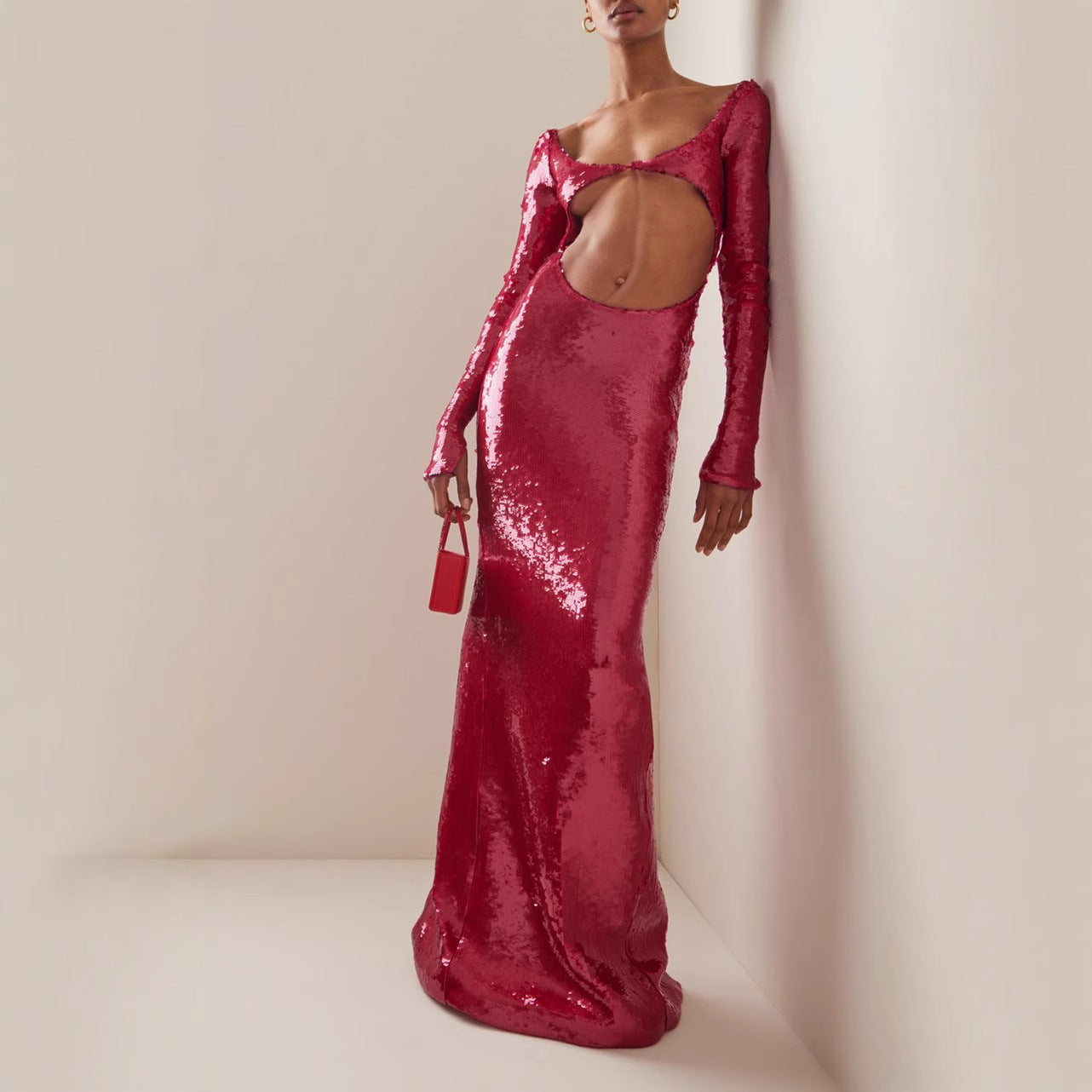 Vestido de graduación con abertura y panel transparente con cuentas 