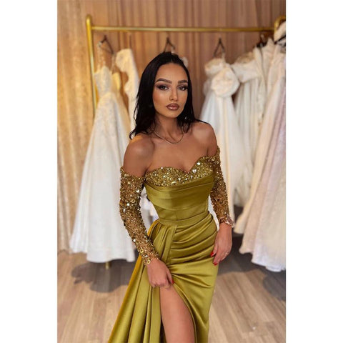 Vestido de fiesta con escote en forma de corazón, mangas largas, lentejuelas brillantes y abertura