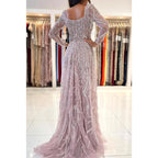 Glamoroso vestido de fiesta formal de sirena con mangas largas cuadradas y brillantes con plumas