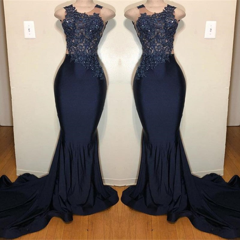 Vestido de fiesta sirena sin mangas con hombros descubiertos y apliques intrincados