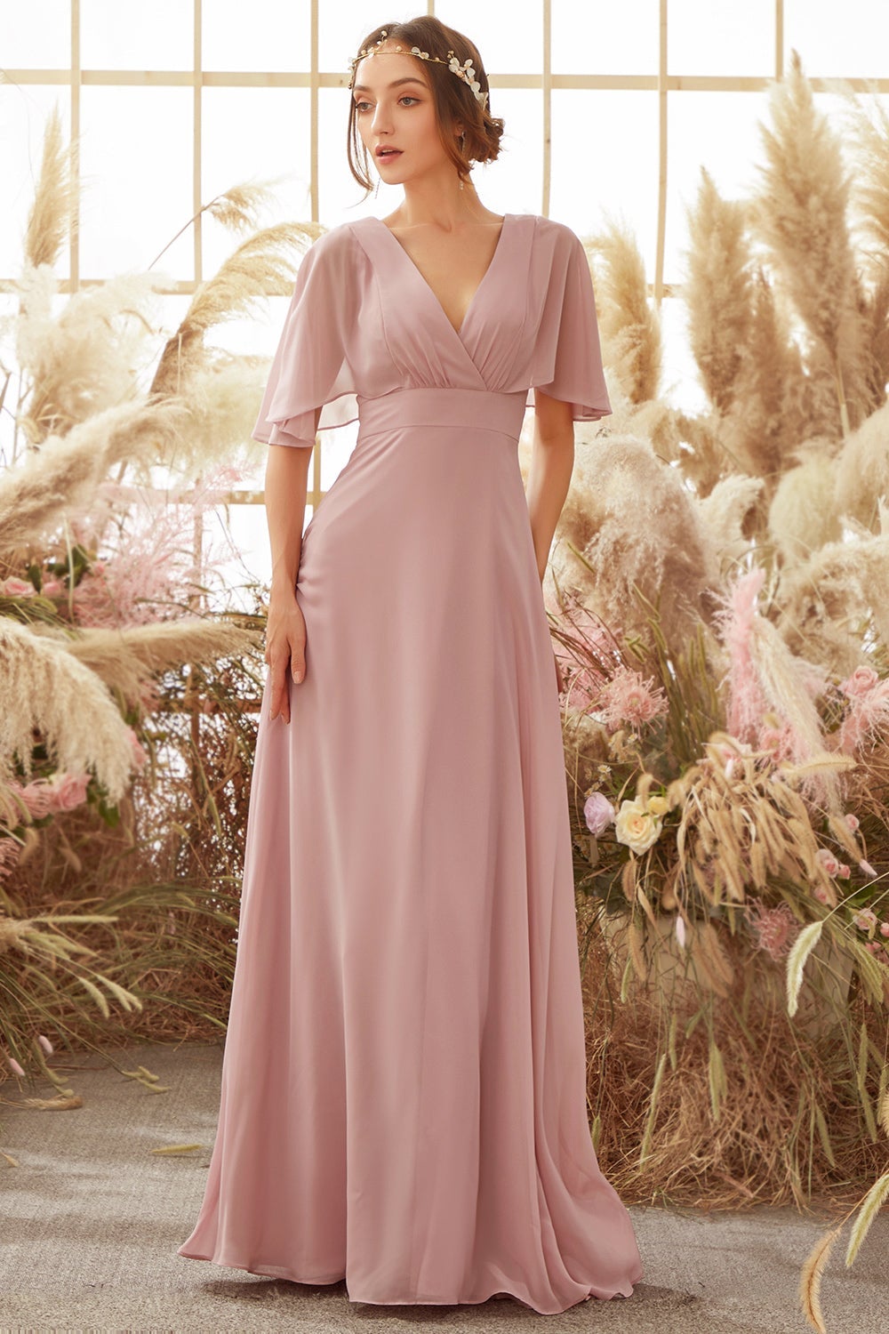 Robe de demoiselle d'honneur en mousseline rose poudré à manches chauve-souris