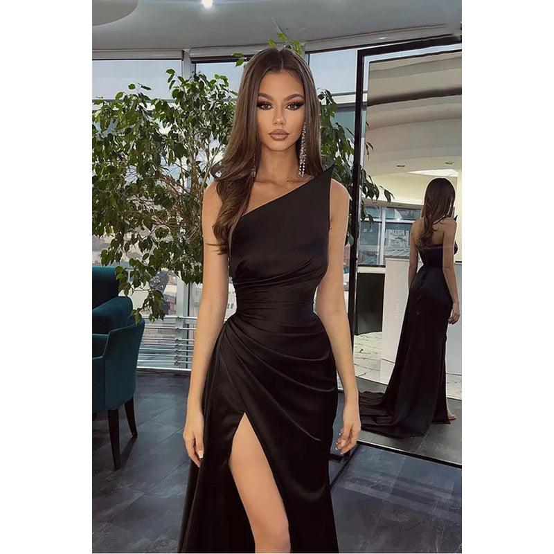 Robe de soirée fourreau/colonne sans bretelles en satin plissé sans manches