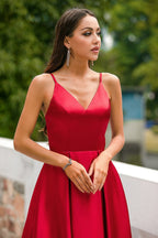 Robe de bal en satin bordeaux