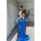 Robe de soirée longue fourreau bleu roi sans bretelles à lacets